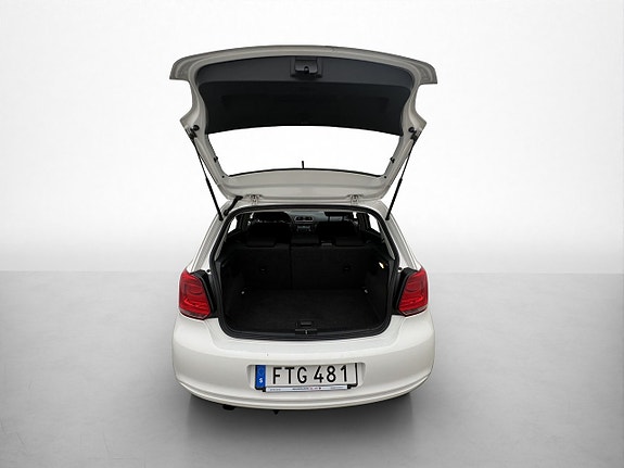 Volkswagen Polo 21 of 25