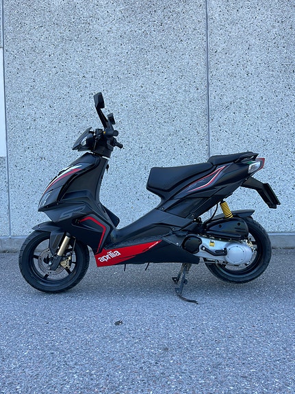 Aprilia SR50 R 2 of 6