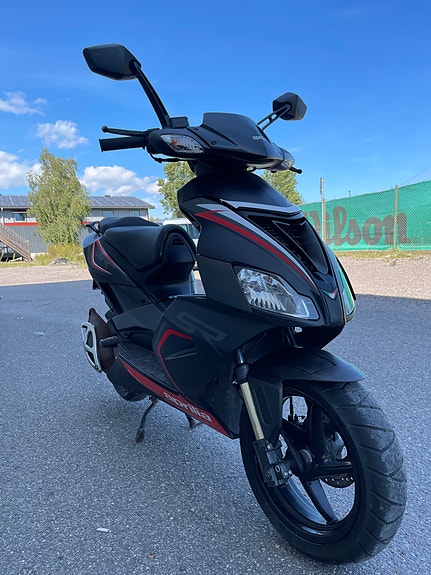 Aprilia SR50 R 3 of 6