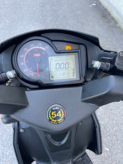 Aprilia SR50 R 6 of 6