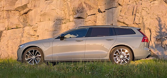 Volvo V60 2 of 14