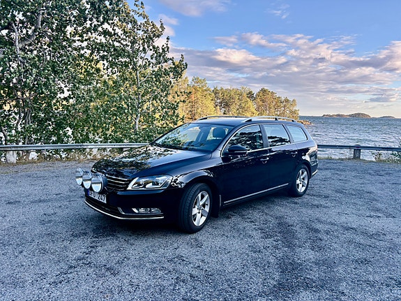 Volkswagen Passat 2 of 7