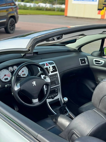 Peugeot 307 CC 5 of 10