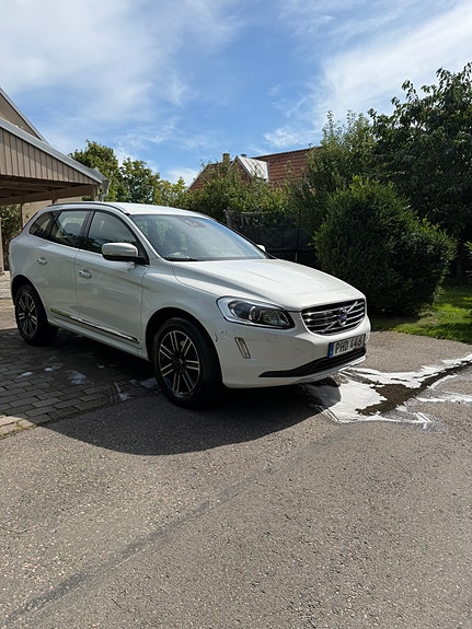 Volvo XC60 10 of 14