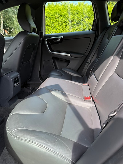 Volvo XC60 11 of 14
