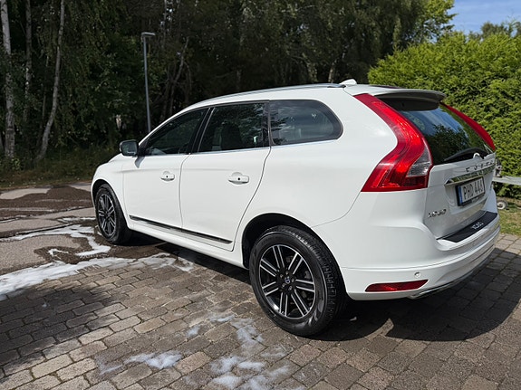 Volvo XC60 4 of 14