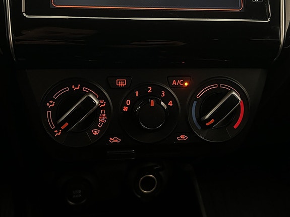 Suzuki Swift 18 of 28