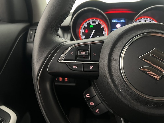 Suzuki Swift 15 of 28