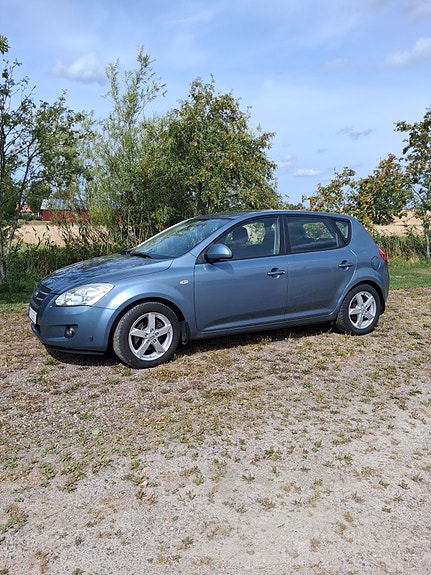 Kia Ceed 2 of 15