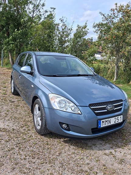 Kia Ceed 3 of 15
