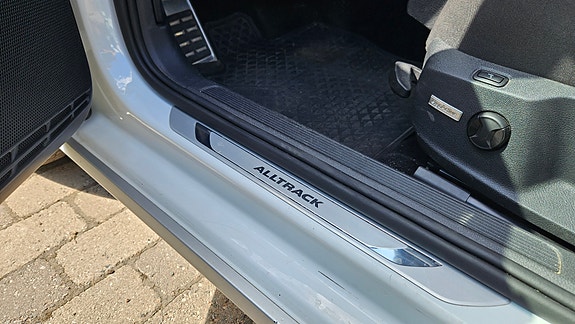 Volkswagen Golf Alltrack 17 of 25