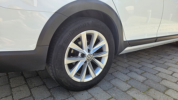 Volkswagen Golf Alltrack 10 of 25