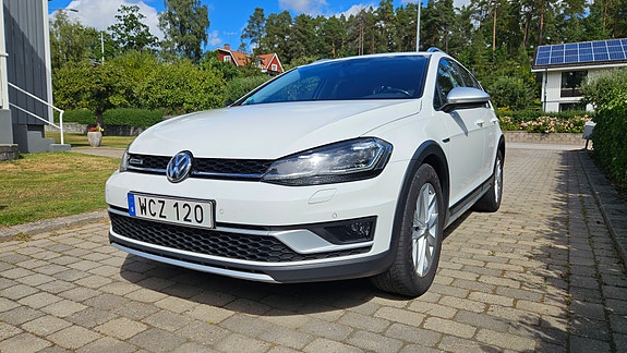 Volkswagen Golf Alltrack 3 of 25