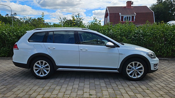 Volkswagen Golf Alltrack 14 of 25