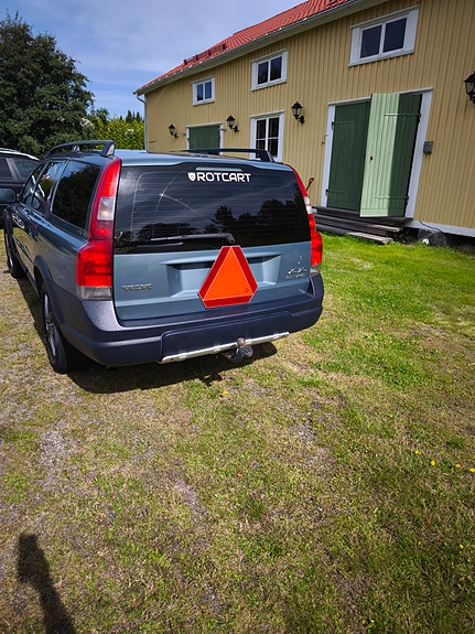 Volvo XC70 2 of 6