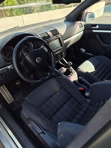 Volkswagen Golf V 5 of 6