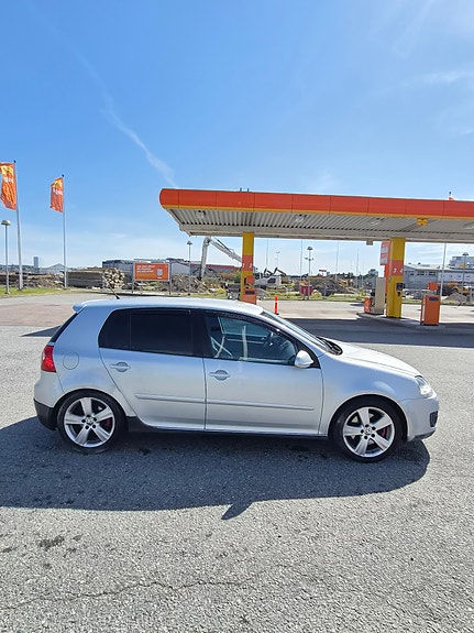 Volkswagen Golf V 4 of 6