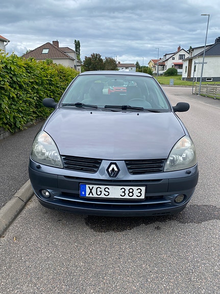Renault Clio 2 of 9