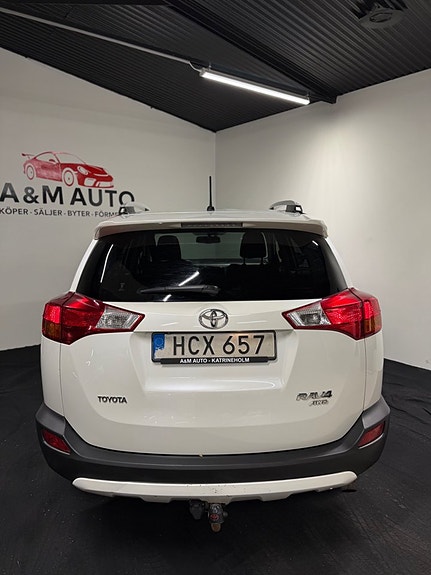 Toyota RAV4 5 of 18