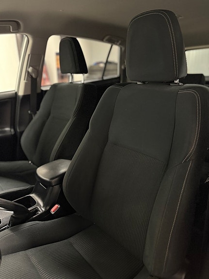 Toyota RAV4 17 of 18