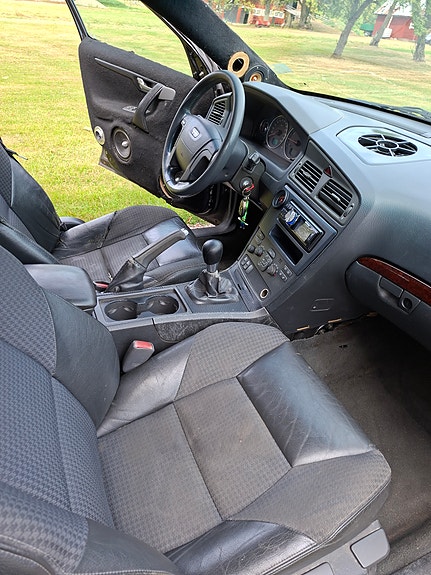 Volvo V70 6 of 7