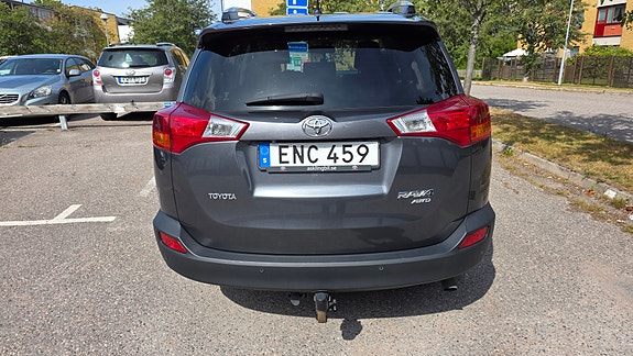 Toyota RAV4 3 of 10