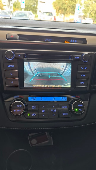 Toyota RAV4 6 of 10