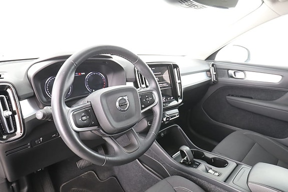 Volvo XC40 12 of 27
