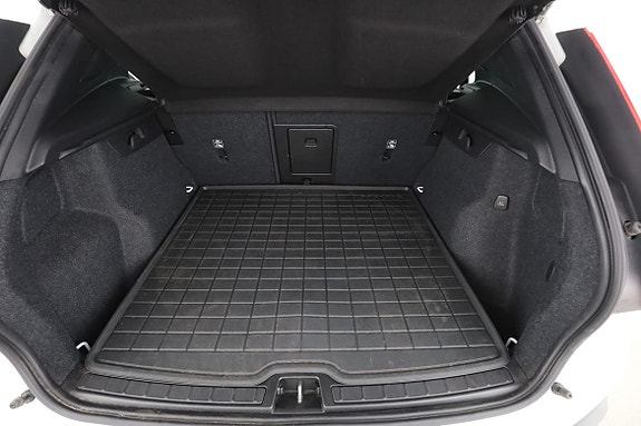 Volvo XC40 18 of 27