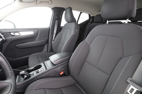 Volvo XC40 11 of 27
