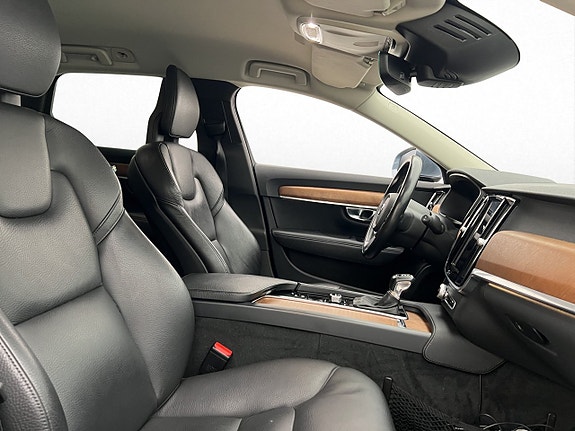Volvo V90 27 of 30