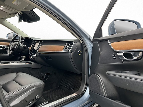 Volvo V90 28 of 30
