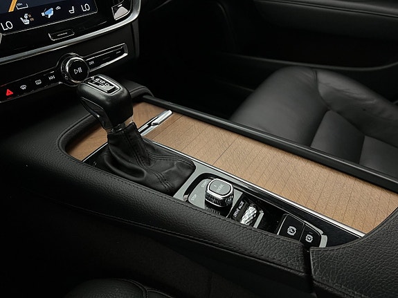 Volvo V90 26 of 30