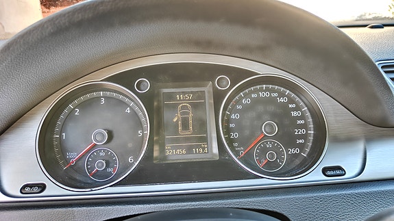 Volkswagen Passat Alltrack 5 of 15