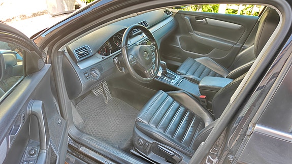 Volkswagen Passat Alltrack 4 of 15