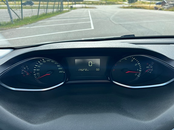 Peugeot 308 16 of 16