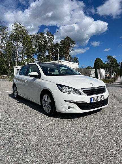 Peugeot 308 2 of 16