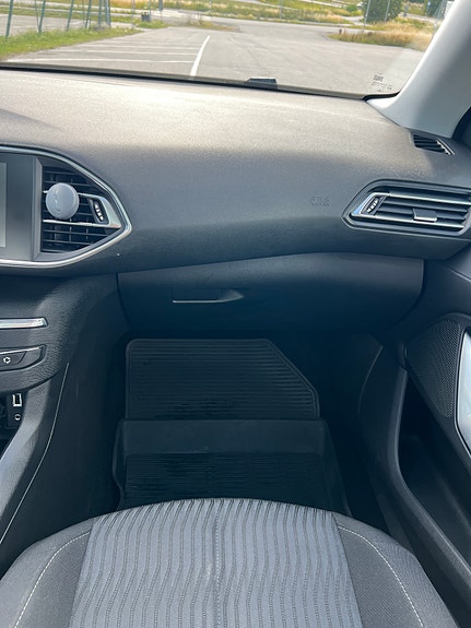 Peugeot 308 9 of 16