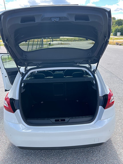 Peugeot 308 14 of 16