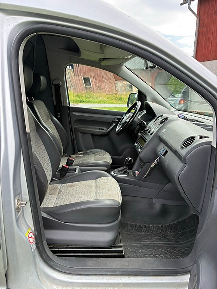 Volkswagen Caddy Maxi 3 of 5