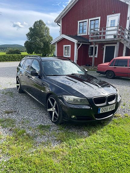 BMW 320d 3 of 10