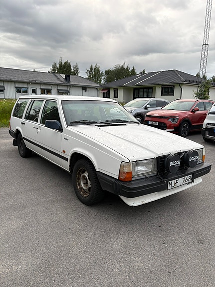 Volvo 740 2 of 3