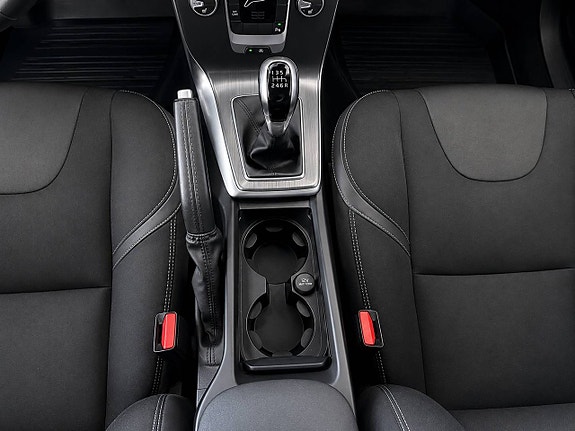 Volvo V40 7 of 17