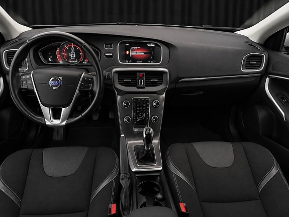 Volvo V40 16 of 17