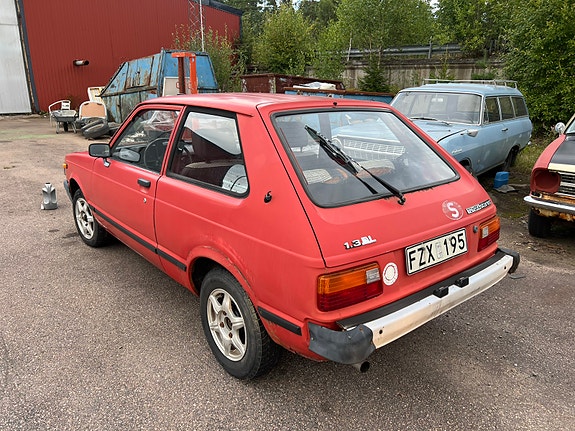 Toyota Starlet 3 of 13