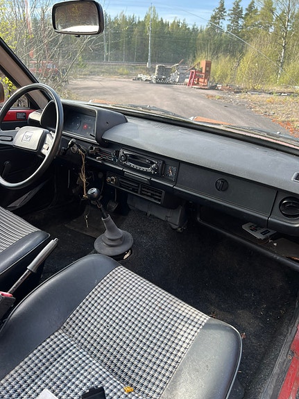 Toyota Starlet 4 of 13