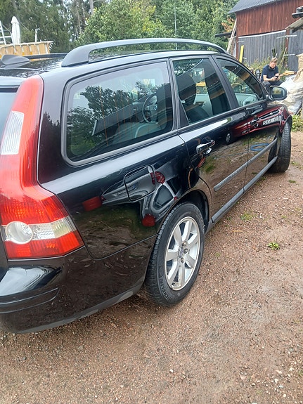Volvo V50 3 of 4