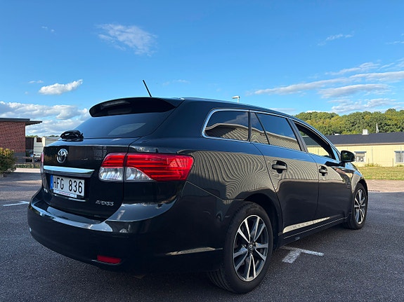 Toyota Avensis 5 of 13