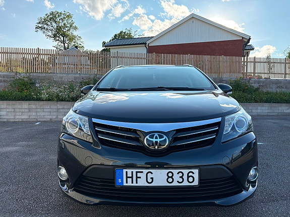 Toyota Avensis 7 of 13