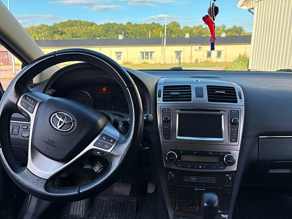 Toyota Avensis 11 of 13